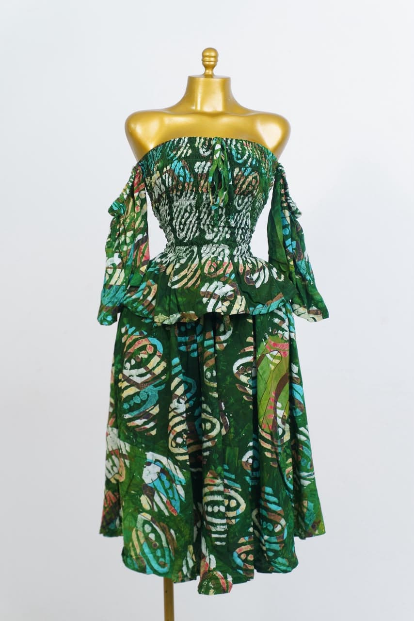 Pièce LW07 — Bustier & jupe volantée · vert multicolore, motifs batik